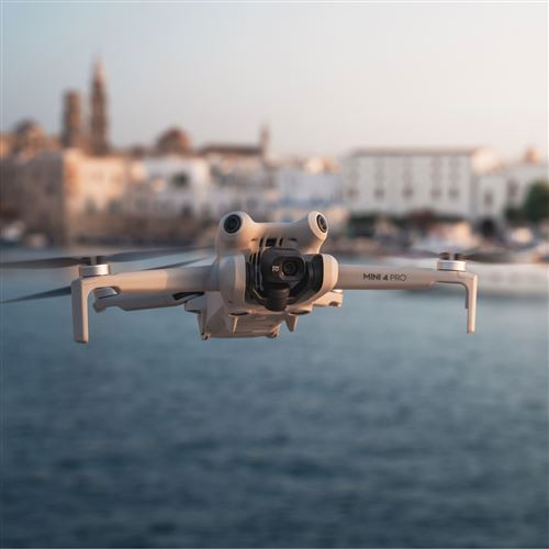 Drone Dji Mini 4 Pro Fly More Combo avec radiocommande Blanc